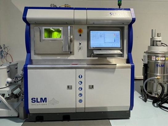 SLM (Selective Laser Melting)